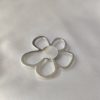 Broche aimantée "Porte lunettes fleur argentée nacre" – Image 3