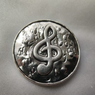 Broche aimantée "Médaillon clé de sol"