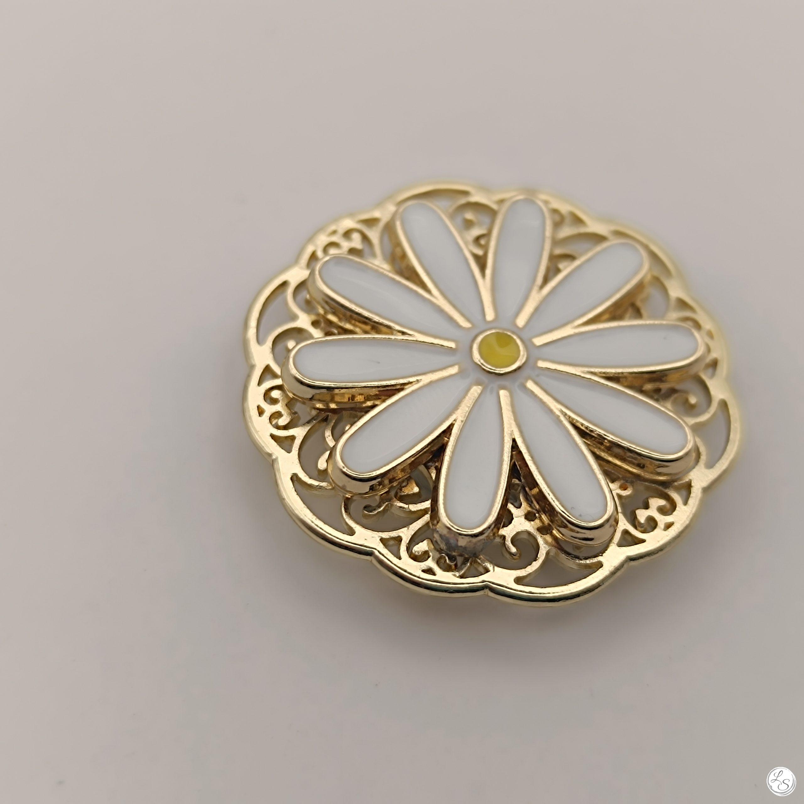 broche bijou aimante Marguerite dorée