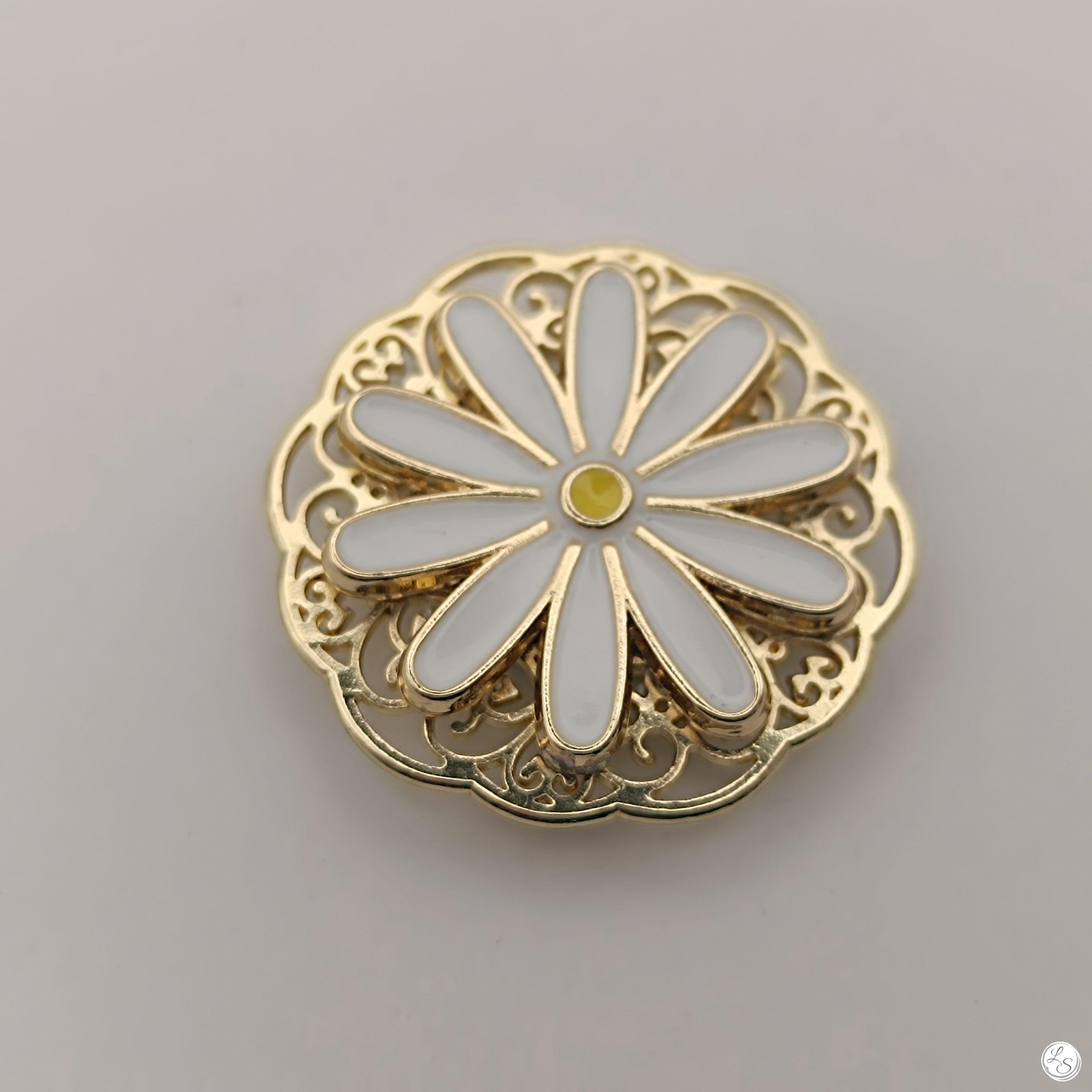 broche bijou aimante Marguerite dorée