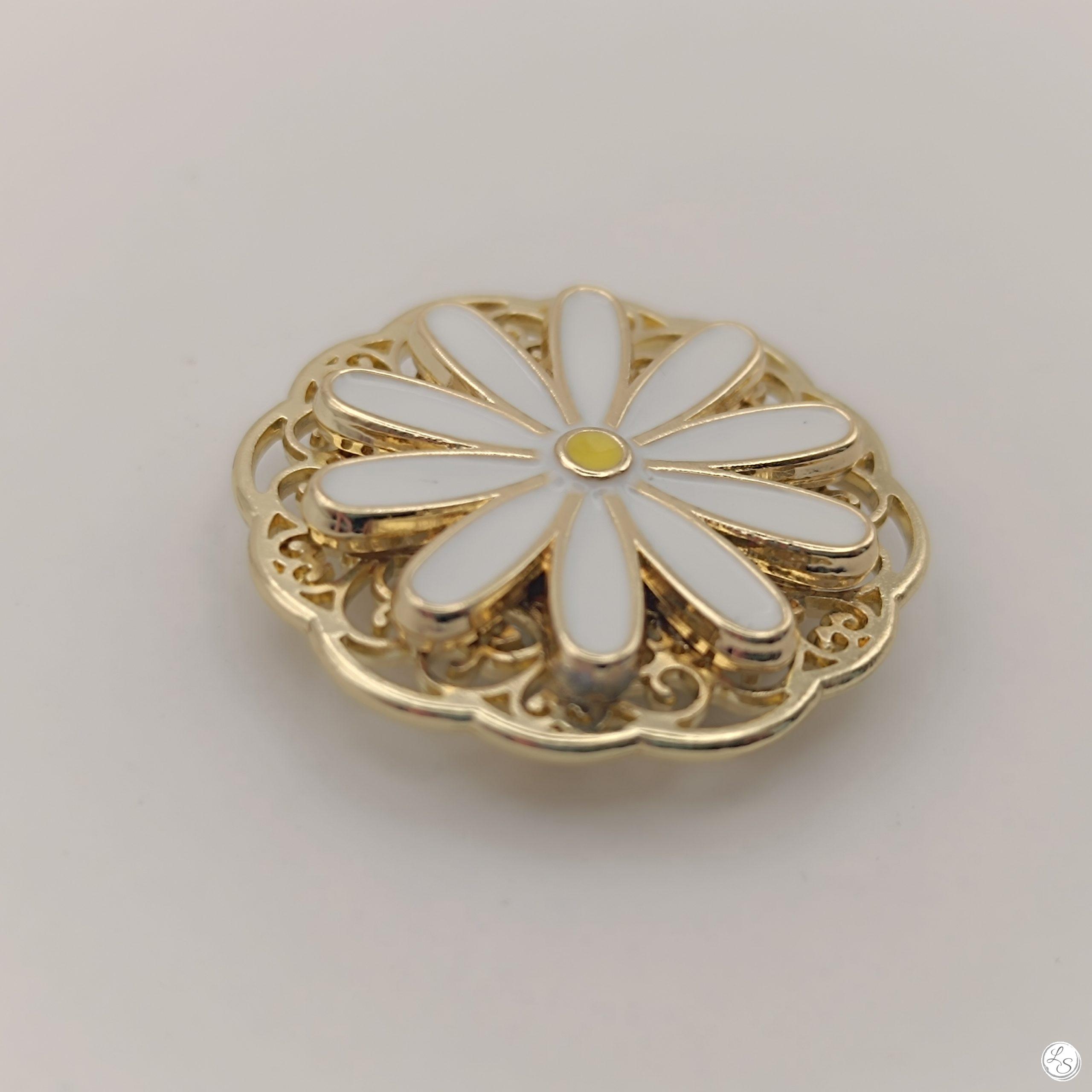 broche bijou aimante Marguerite dorée
