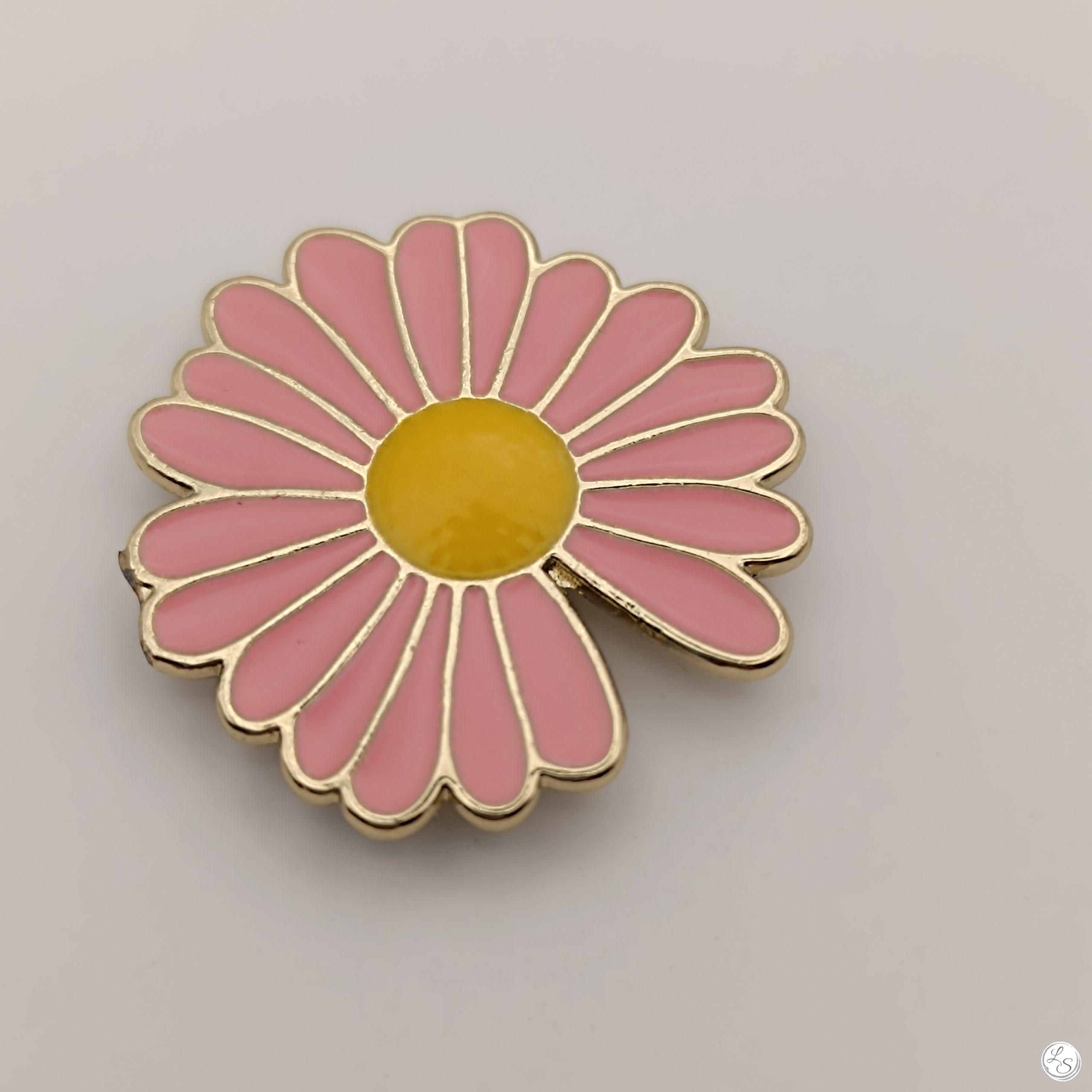 Broche aimantée "Marguerite émaillée rose" – Image 4