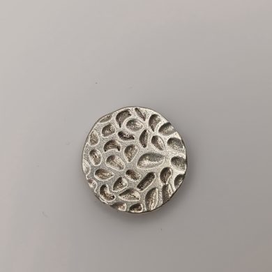 Broche aimantée "Argenté martelé"