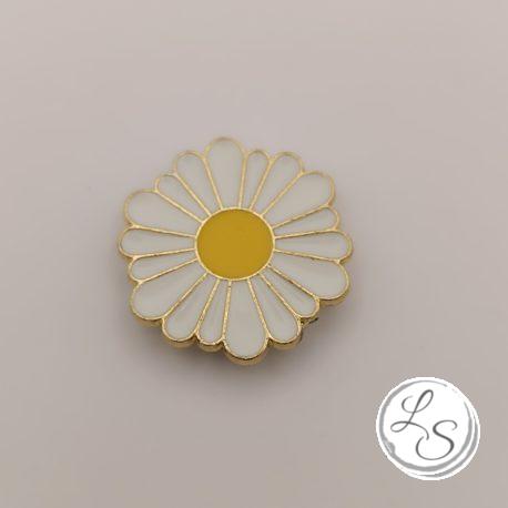 Broche aimantée "Petite Marguerite émaillée blanche"