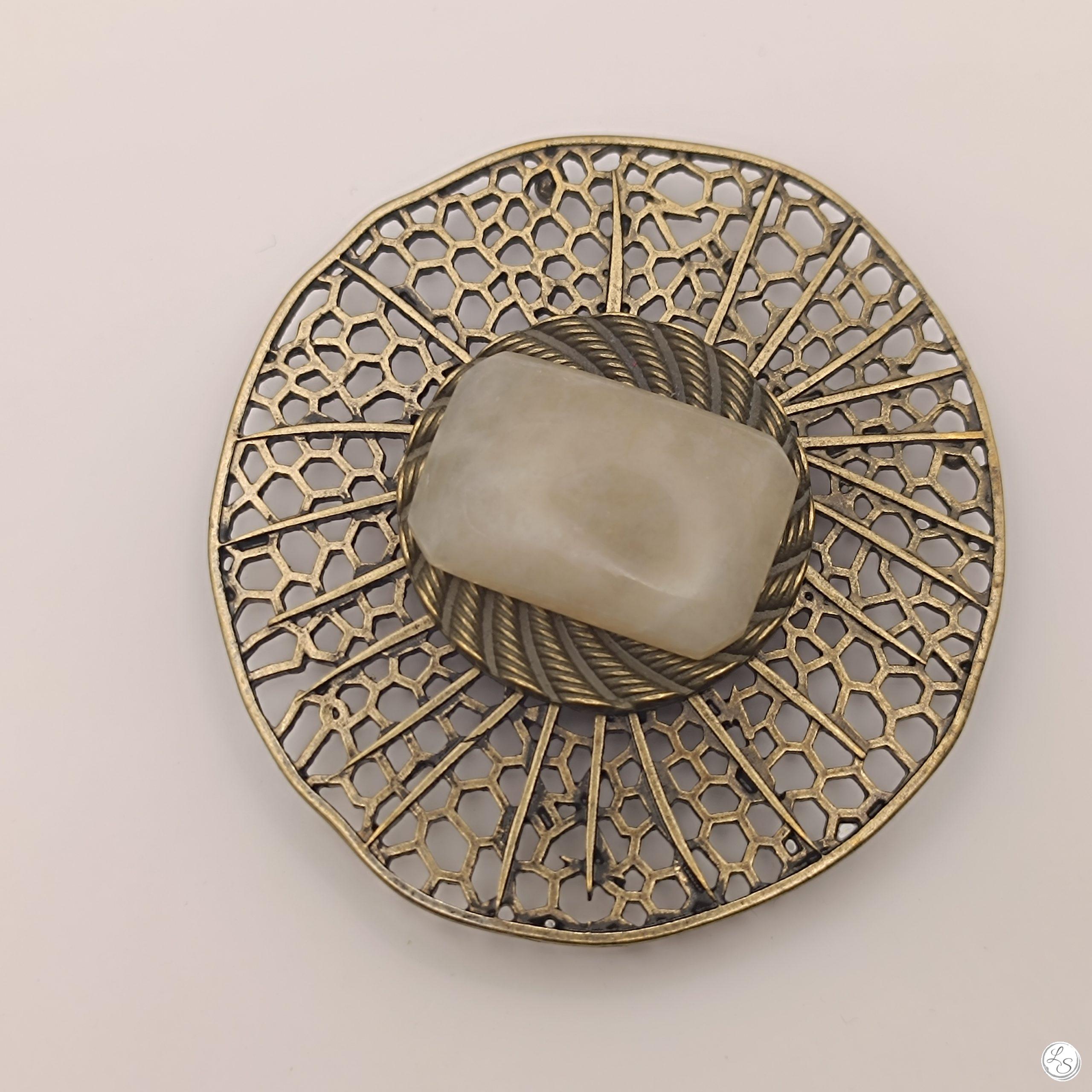 broche vintage avec pierre de lune naturelle