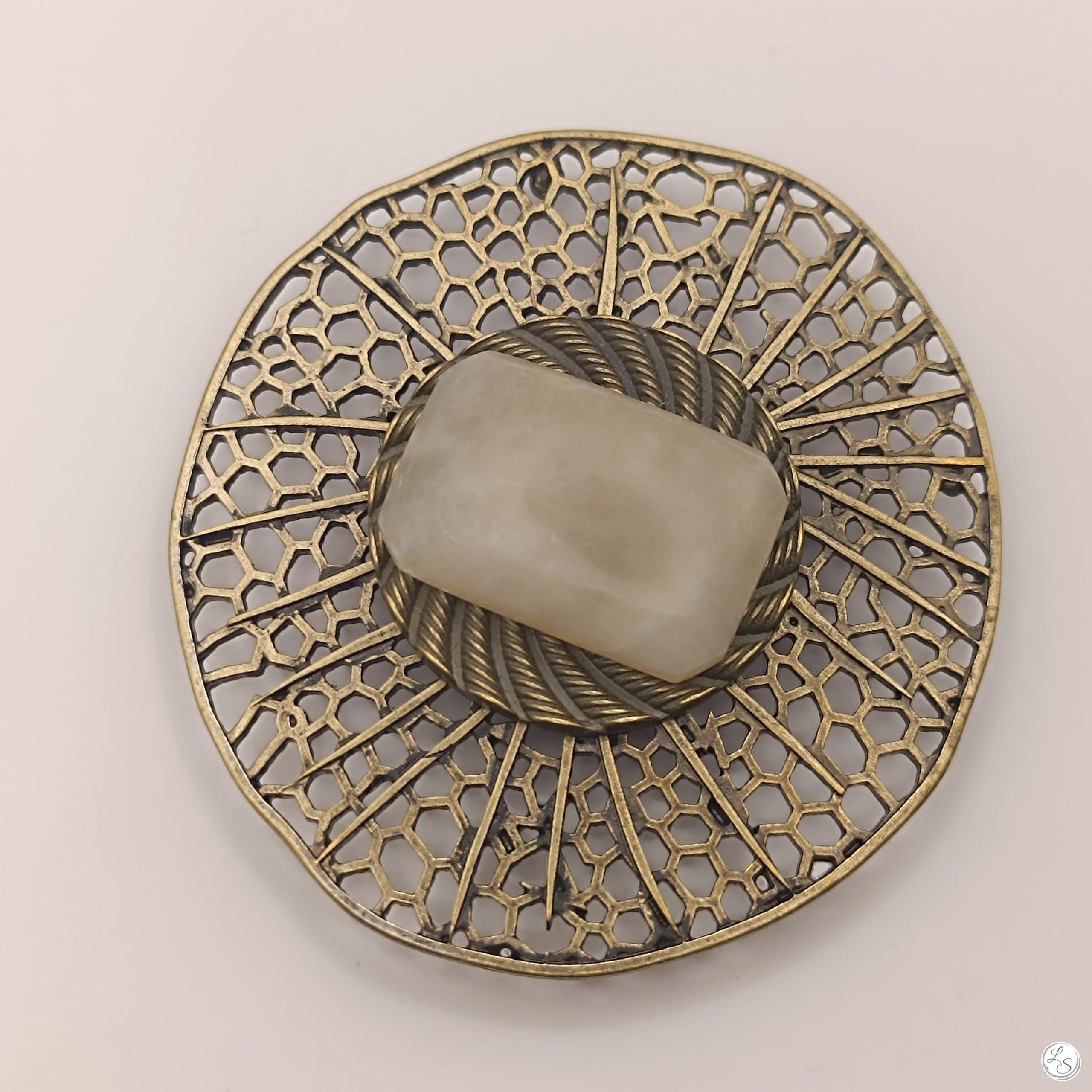 broche vintage avec pierre de lune naturelle