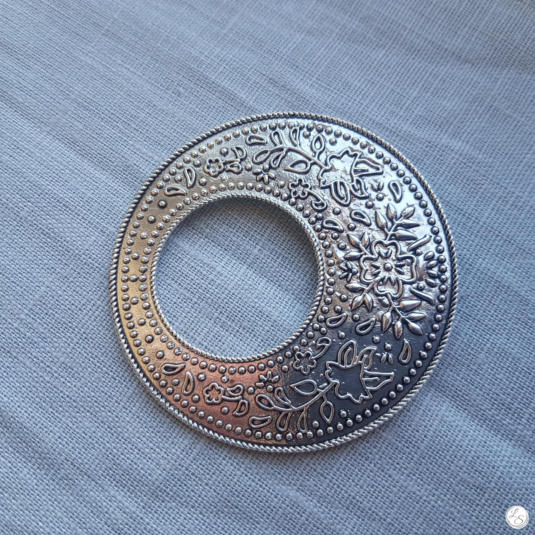 Broche aimantée "grand porte lunettes donuts" – Image 3