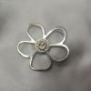 Broche aimantée "Porte lunettes fleur cœur" – Image 3