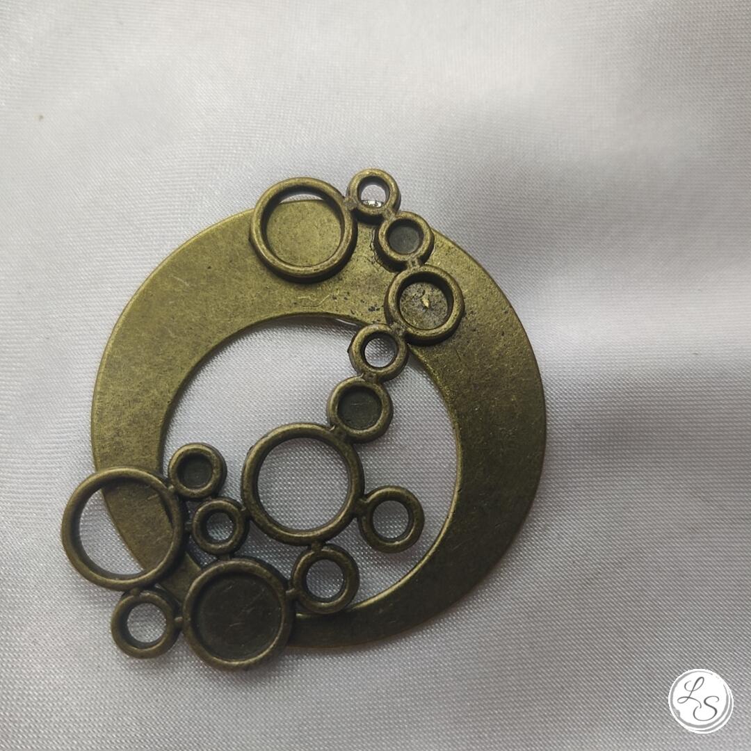 Broche aimantée "Porte lunettes bronze multi anneaux" – Image 3