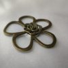 Broche aimantée "Porte lunettes fleur double bronze" – Image 2