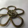 Broche aimantée "Porte lunettes fleur double bronze" – Image 3