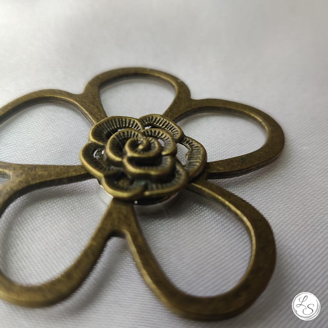 Broche aimantée "Porte lunettes fleur double bronze" – Image 3