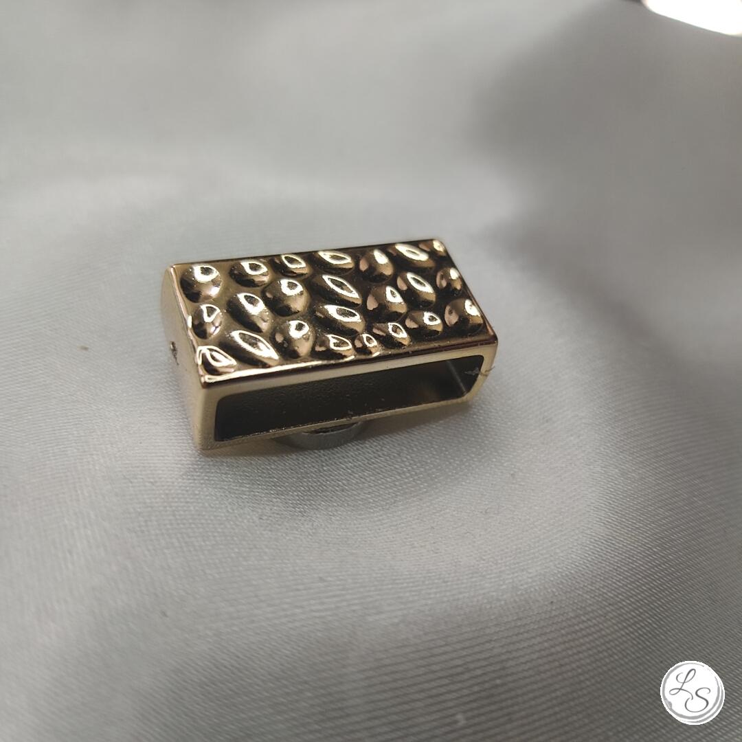 Broche aimantée "Tube rose porte lunettes" – Image 2