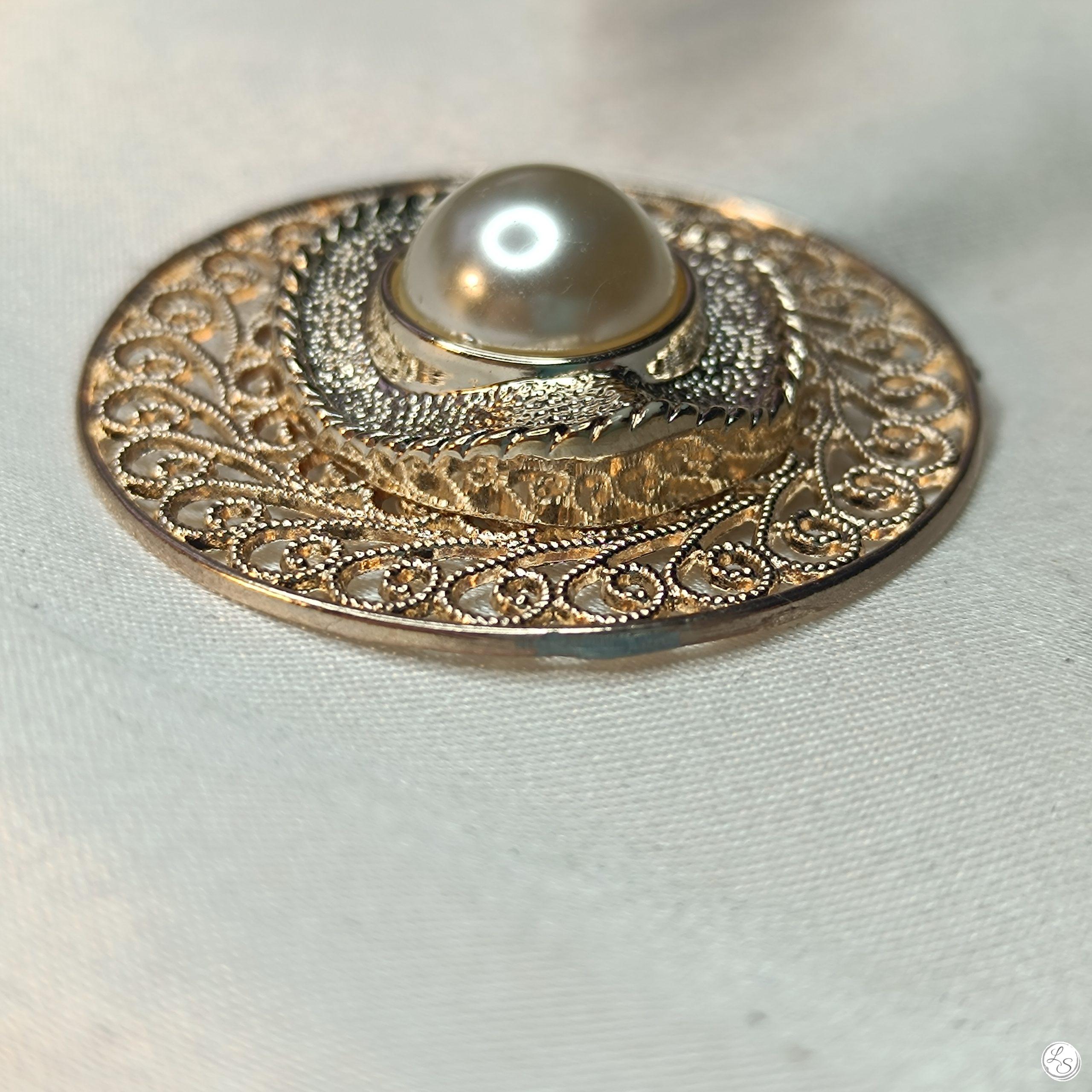 Broche aimantée "Médaillon rose chapeau" Création artisanale