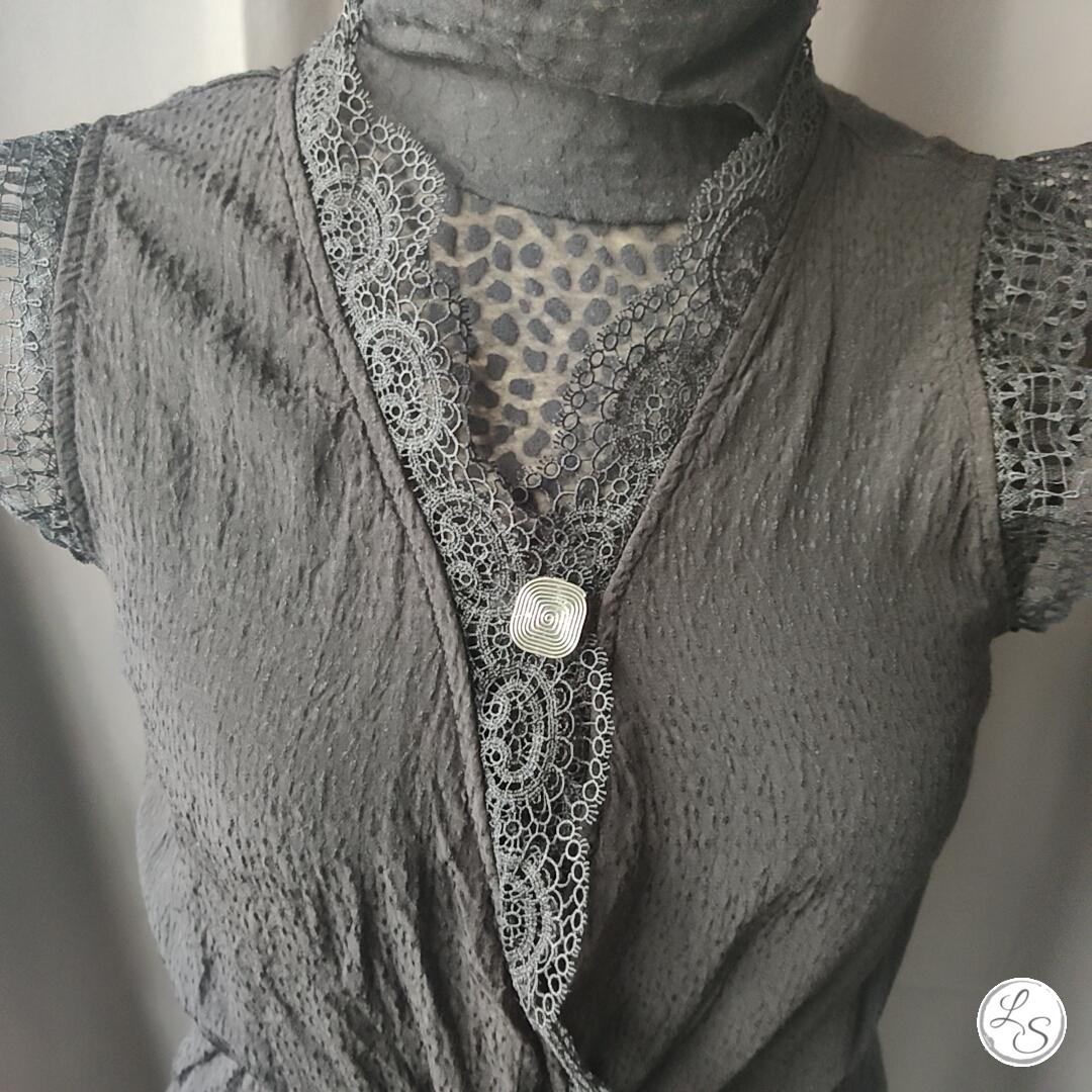 Broche aimantée "Carré spirale" – Image 3