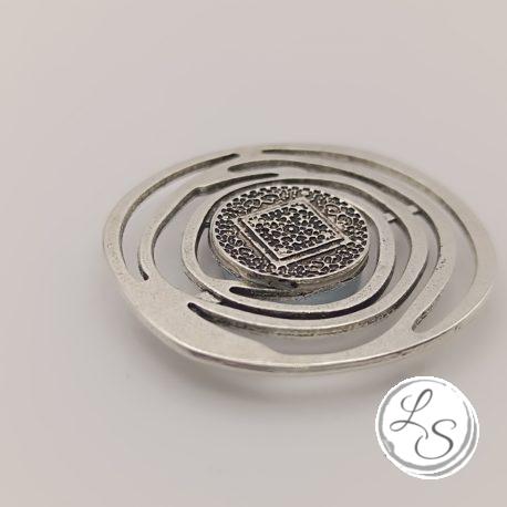 Broche aimantée "Spirale argentée celtique" – Image 3
