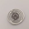 Broche aimantée "Spirale argentée celtique"