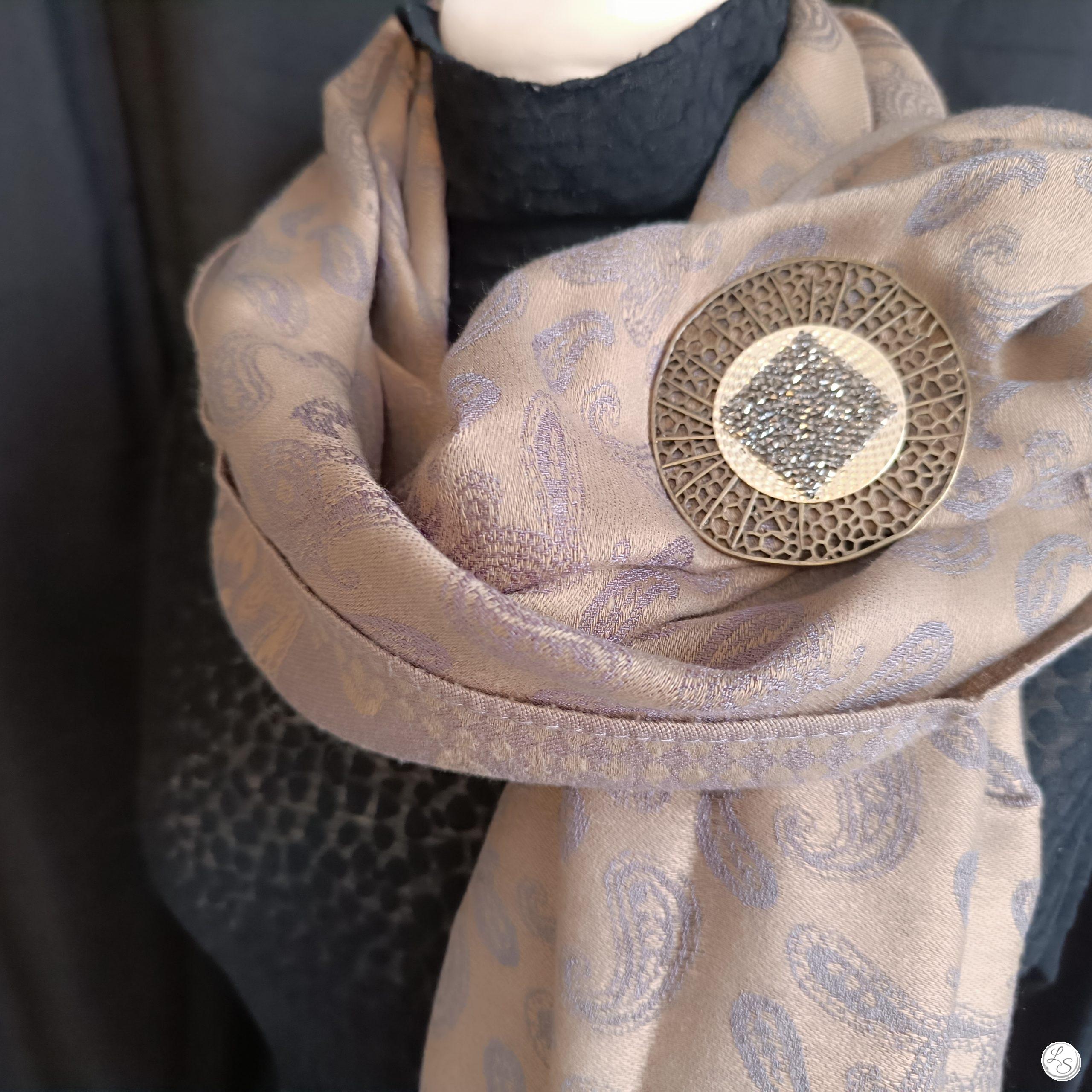 Broche aimantée "Cristal Swarovski sur grand médaillon bronze" – Image 2