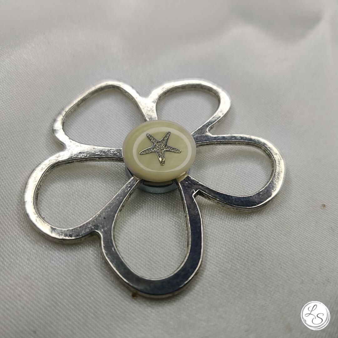 Broche aimantée "Porte lunettes Argenté Étoile" – Image 2