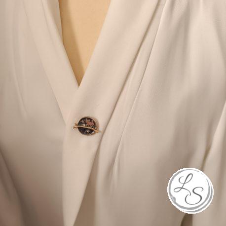Broche aimantée "Chat doré sur fond noir émaillé" – Image 3