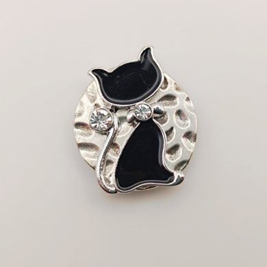 Broche aimantée "Médaillon argenté chat noir strass"