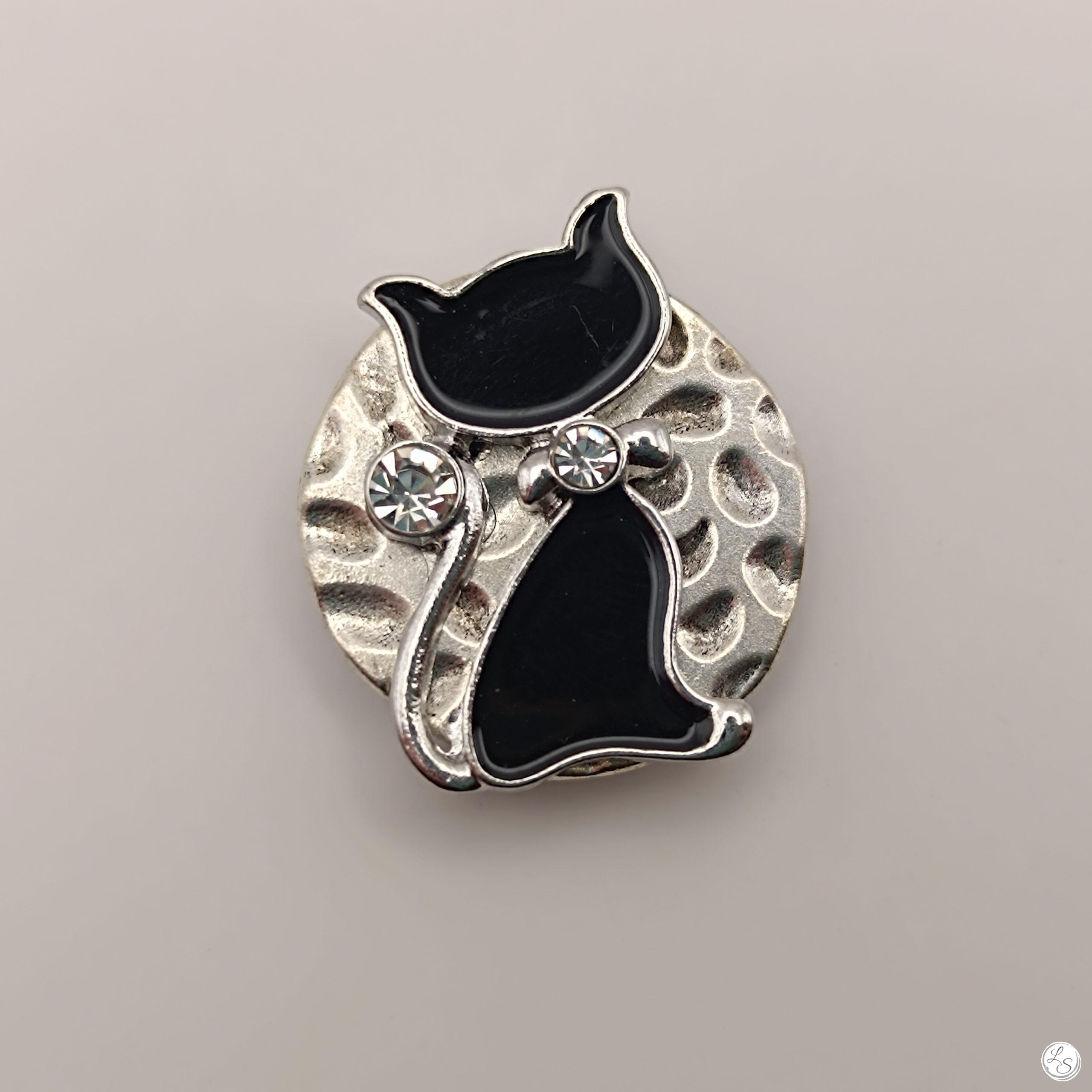 Broche aimantée "Médaillon argenté chat noir strass" – Image 2