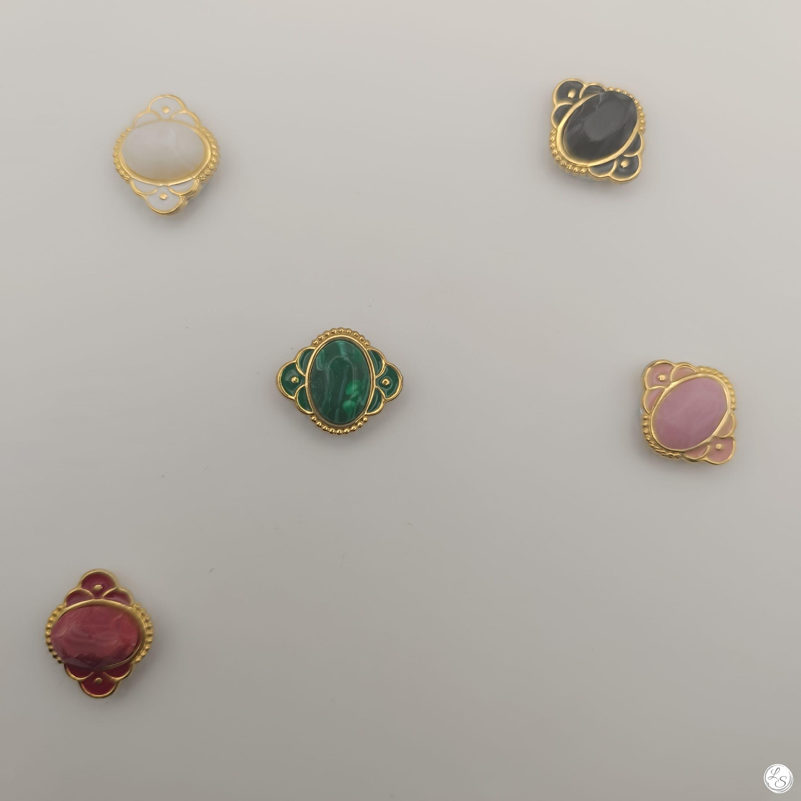 Broche aimantée "Ovale doré acier inoxydable"